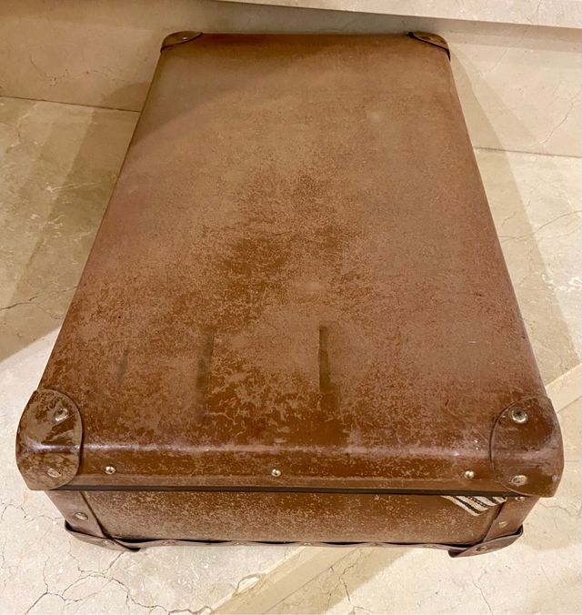 Antigua maleta años 50