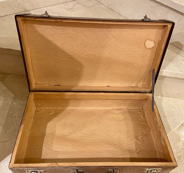 Antigua maleta años 50