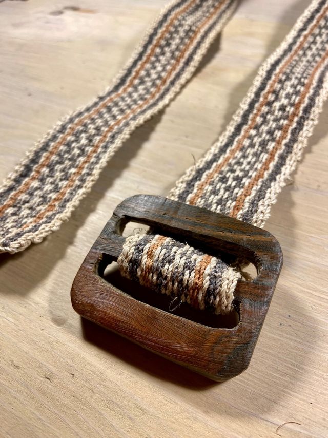 Cinturón artesanal indígena.