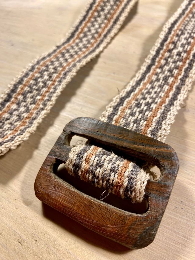 Cinturón artesanal indígena.