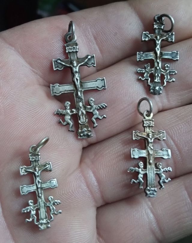 Cruces crucifijos