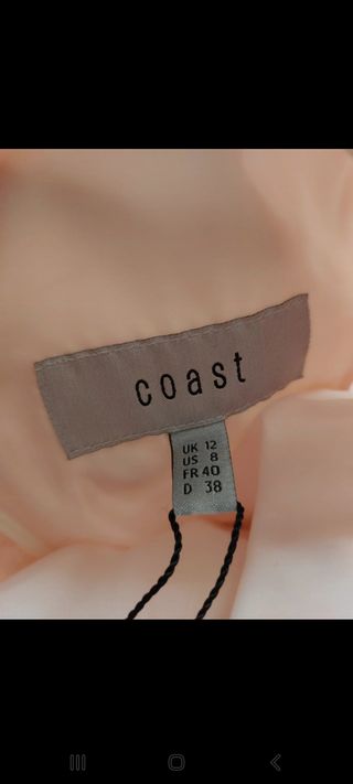 Vestido con cola evento marca Coast