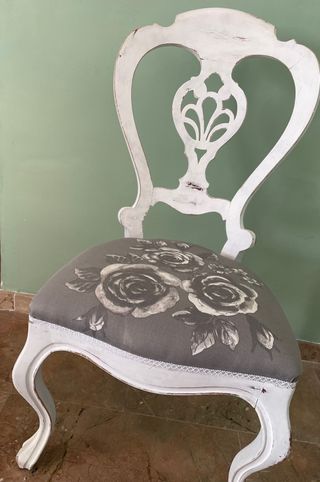 Silla antigua restaurada