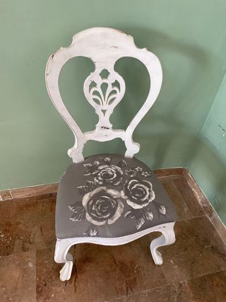 Silla antigua restaurada