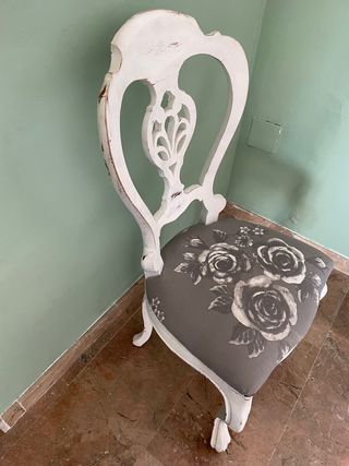 Silla antigua restaurada