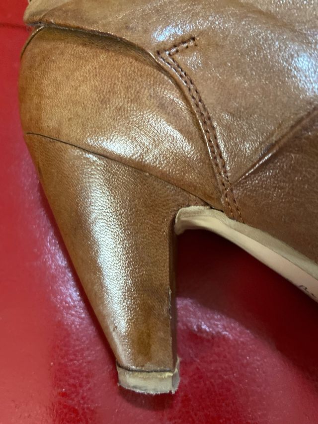 BOTINES DE PIEL MARRÓN SIN APENAS USO