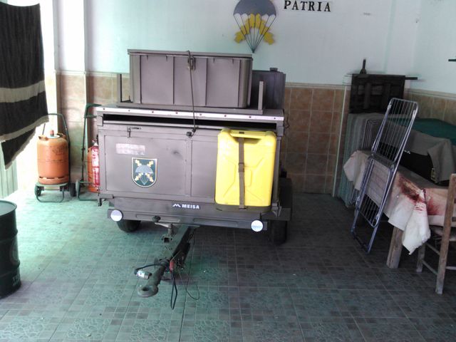 COCINA MILITAR CON REMOLQUE