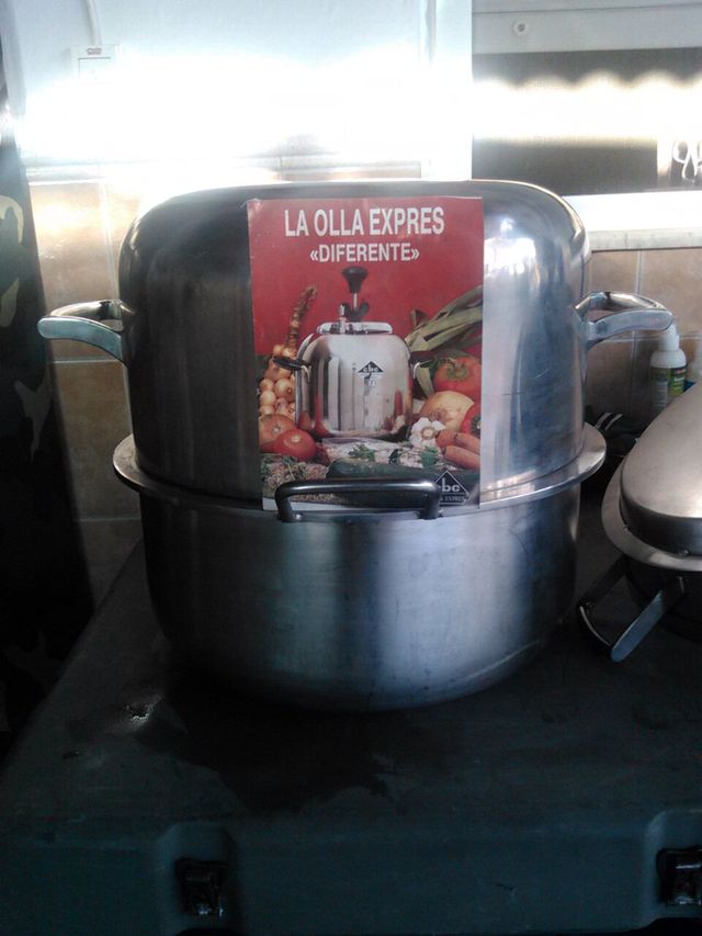 COCINA MILITAR CON REMOLQUE