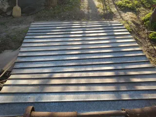 Puerta metálica de persiana Cubells