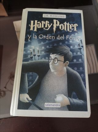 Colección Libro Harry Potter de tapa dura.