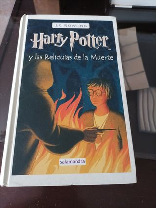 Colección Libro Harry Potter de tapa dura.