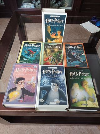 Colección Libro Harry Potter de tapa dura.