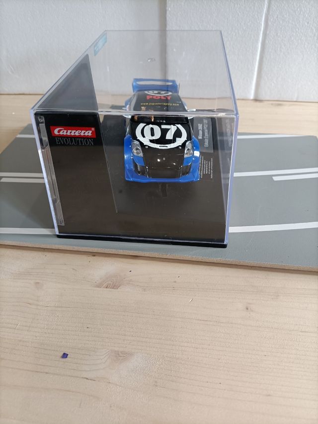 Nissan 350z edición Especial POLY 1/32