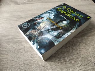 El círculo del crepúsculo: La larga sombra