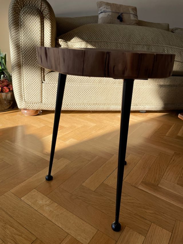 Mesa de café o mesilla de noche