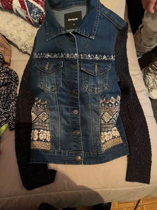 Chaqueta vaquera desigual 