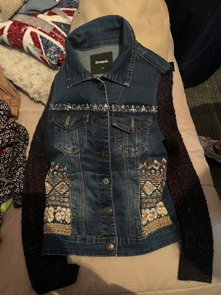 Chaqueta vaquera desigual 