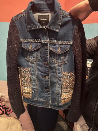 Chaqueta vaquera desigual 