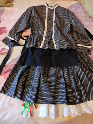 Traje de baserritarra niña