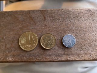 Monedas antiguas, pesetas, peniques, libras...