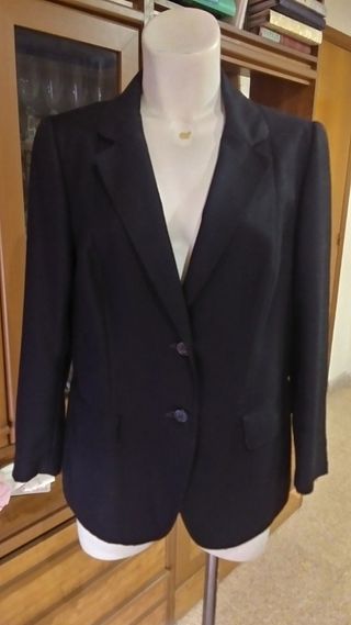 chaqueta negra