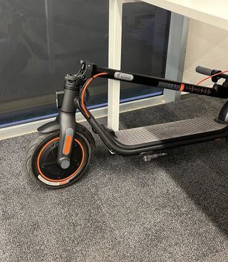 Patín eléctrico Ninebot KickScooter 40FE