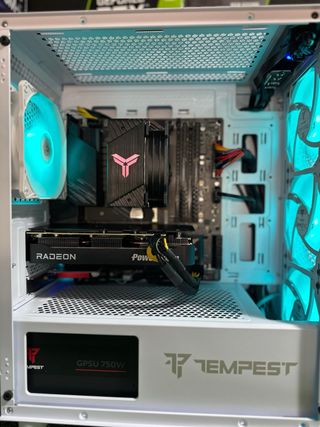 • RYZEN 7 5700 • RTX 5060Ti • PC GAMING