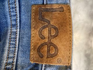 Pantalón vaquero azul marca LEE para caballero