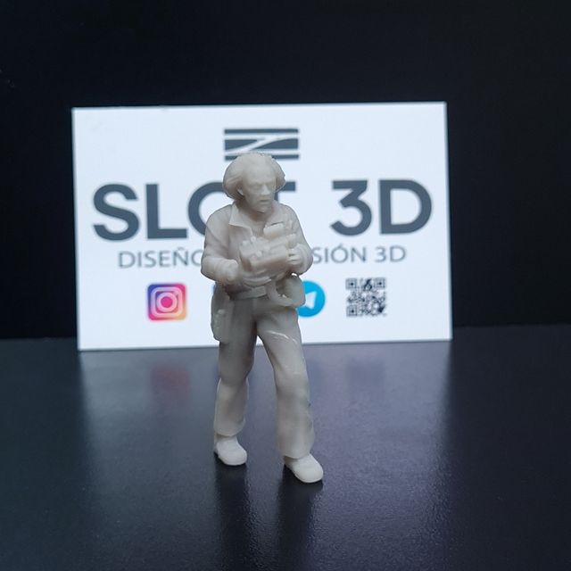 ✅️Figura de Doc Emmett Brown 1/32