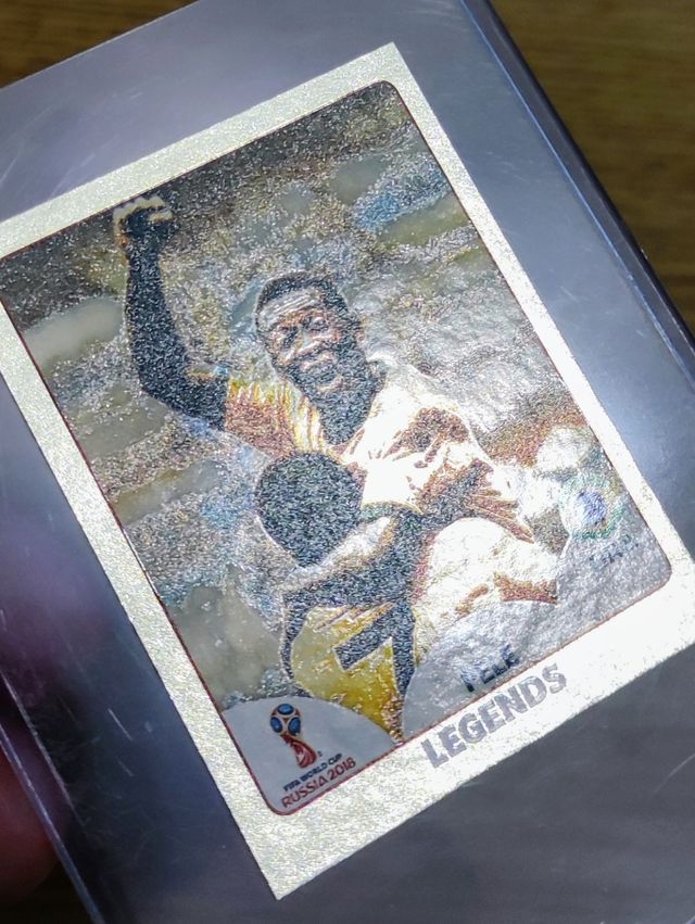 PELÉ LEGENDS GOLD 680 PANINI WORLD CUP RUSIA 2018