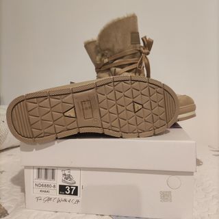 bota Australiana. T37