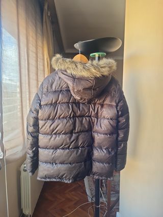 Parka impermeable marrón chocolate .Como nueva.