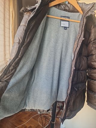 Parka impermeable marrón chocolate .Como nueva.