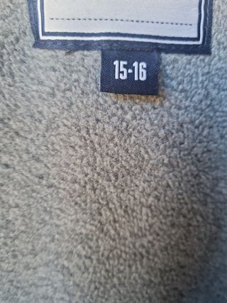 Parka impermeable marrón chocolate .Como nueva.