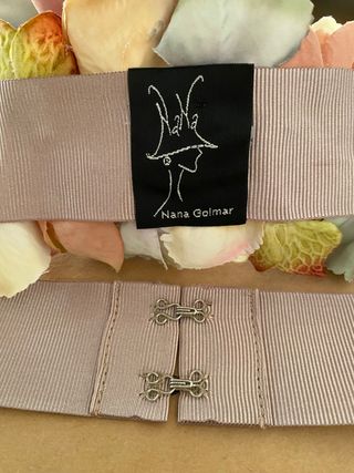 Cinturón de flores secas