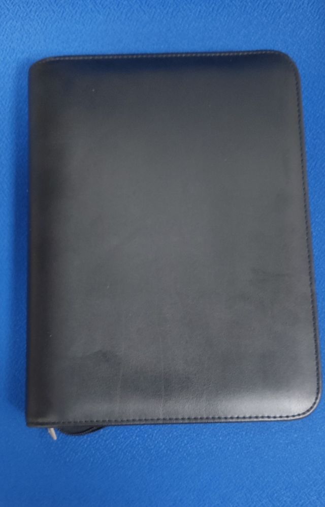 Diario in pelle nera