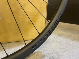 Ruedas Mtb Bontrager Kovee Elite 30 carbon 29