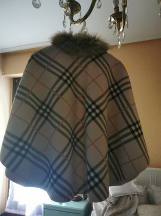 CAPA BEIGE Y ROJA DE CUADROS