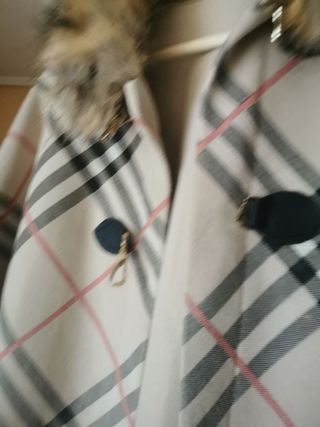 CAPA BEIGE Y ROJA DE CUADROS