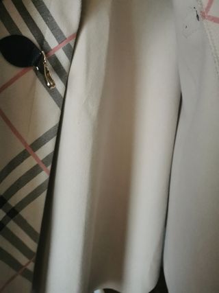 CAPA BEIGE Y ROJA DE CUADROS