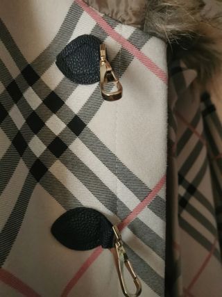 CAPA BEIGE Y ROJA DE CUADROS