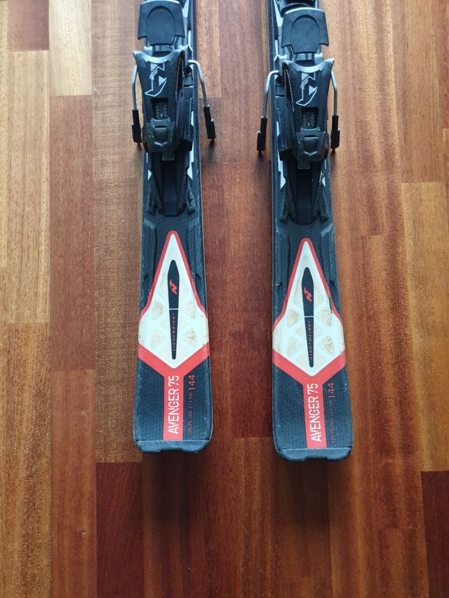 Esquis Nórdica Avenger 144