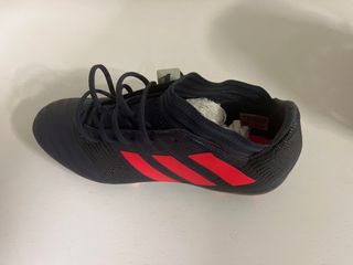 Botas de fútbol Adidas, talla 38 2/3