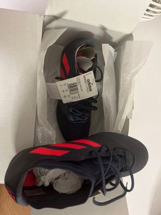 Botas de fútbol Adidas, talla 38 2/3