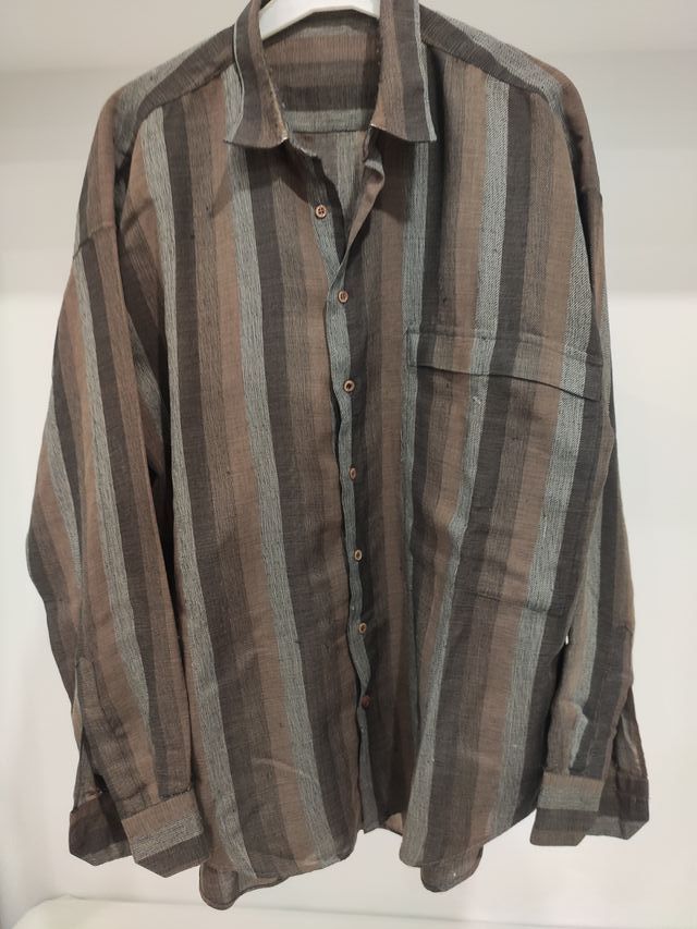 Camisa a rayas de hombre