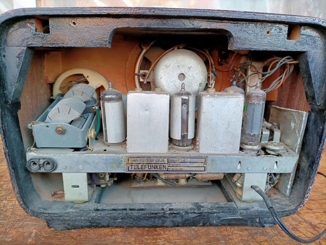 ANTIGUA RADIO TELEFUNKEN