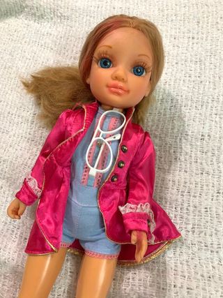 MUÑECA NANCY CON ACCESORIOS