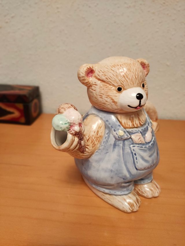 Tetera irlandesa decorativa.