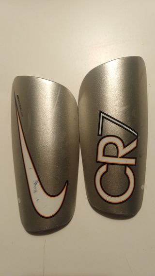 ESPINILLERAS NIKE CR7 PARA NIÑO
