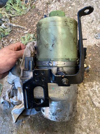 Bomba dirección Seat Ibiza 6l